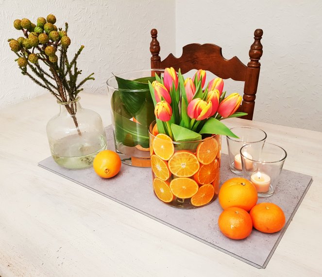 Frühlingsdeko-mit-Tulpen-und-Citrusfrüchten-Mandarinen.jpg