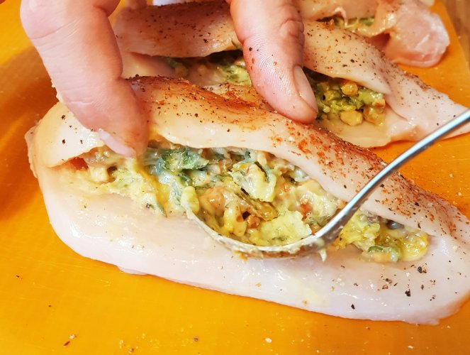 Hühnchen mit einer Würzigen Salbeibutter.jpg