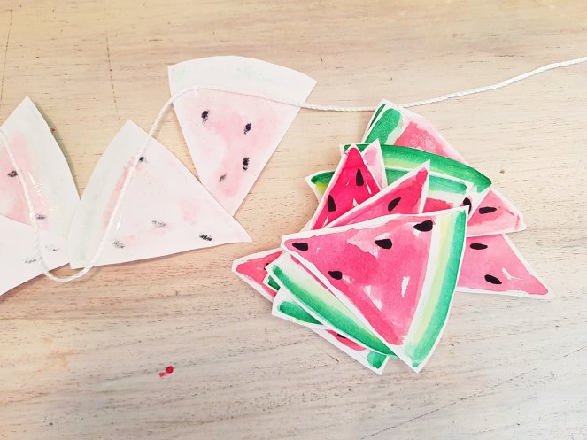 Girlande aus Wassermelonen-Wimpeln.jpg