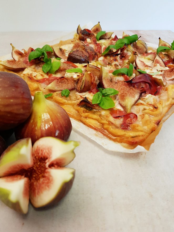 Foccacia Feigen Serrano Mozzarella Honig.jpg