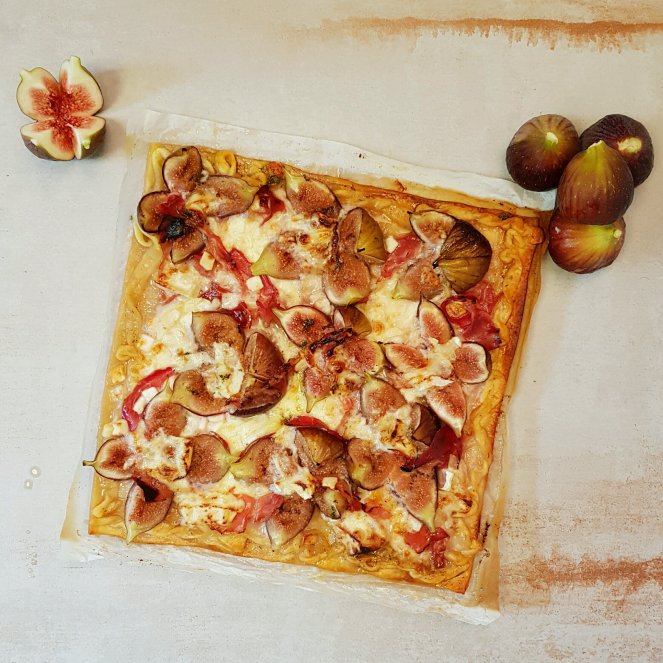 Foccacia Feigen Parmaschinken Mozzarella Basilikum sinnlich.jpg