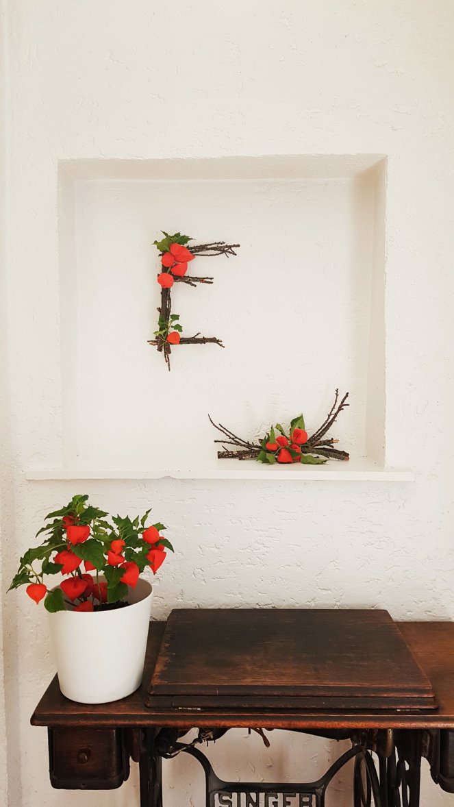 DIY aus Zweigen und Physalis.jpg