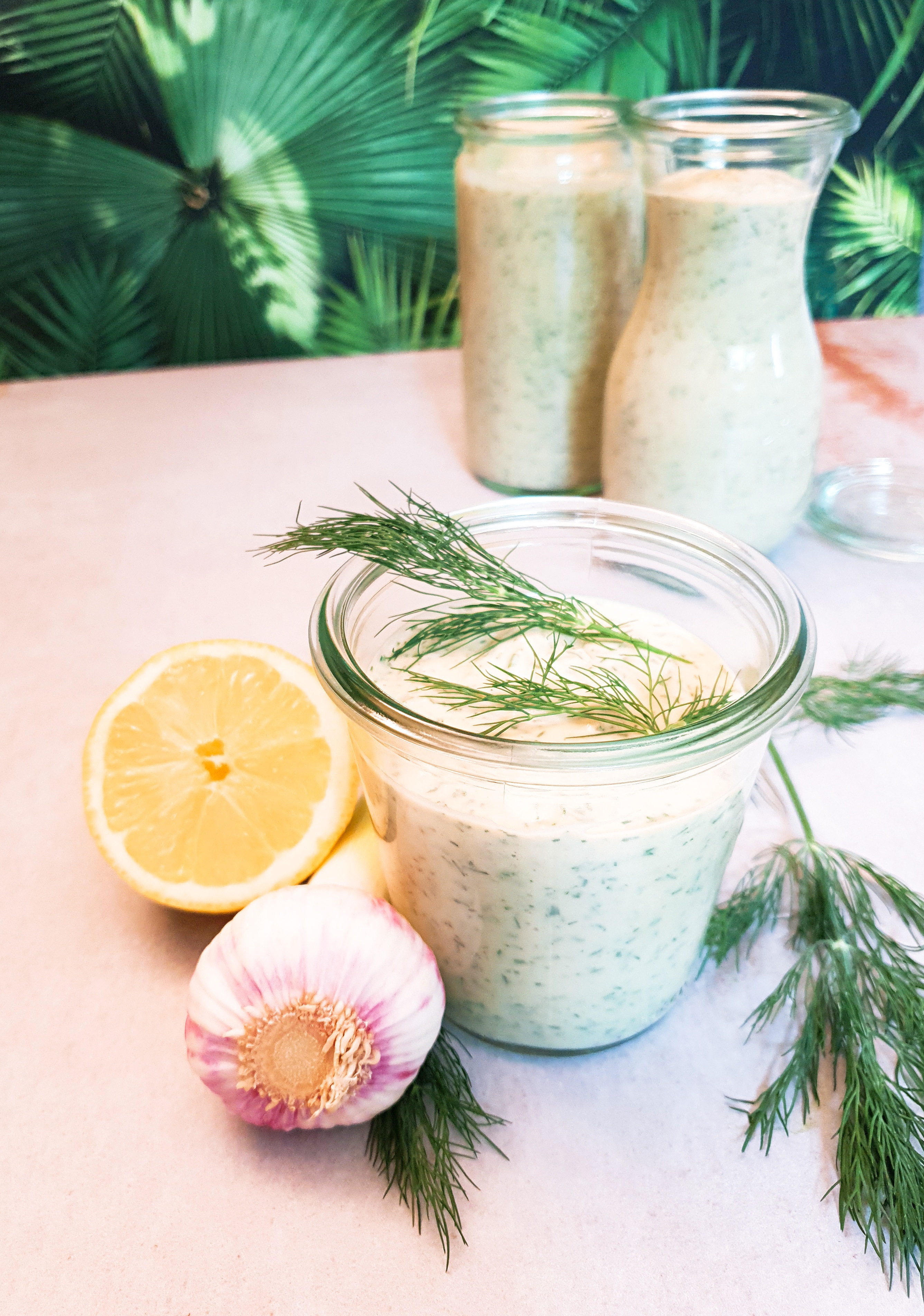 Knoblauch-Kräutersauce aus Hummus - vegan.jpg